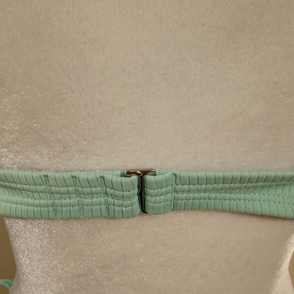 NWT 4 Piece Bikini Set (2 Tops, 1 Bottom & 1 Sarong) Junior's L/XL - Picture 4 of 13